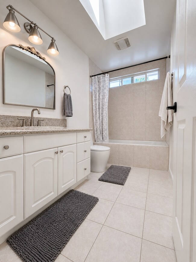 Building Photo - Beautifully Upgraded Los Altos Home!
