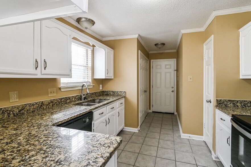 Building Photo - 2570 Appling Glen Dr