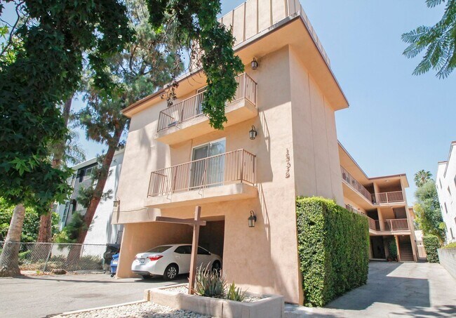 Building Photo - 15339 Weddington St.