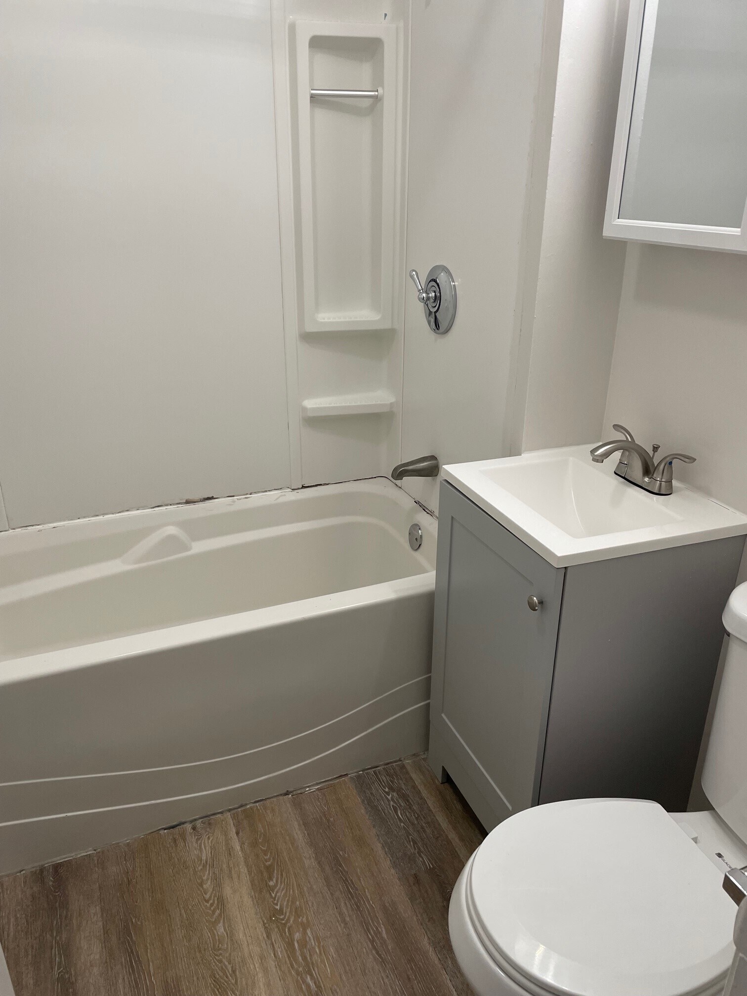 Building Photo - 184 Walnut Ave