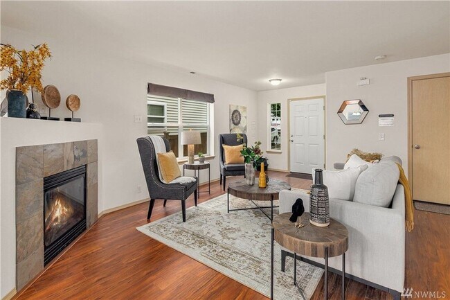 Building Photo - 17508 14th Dr SE