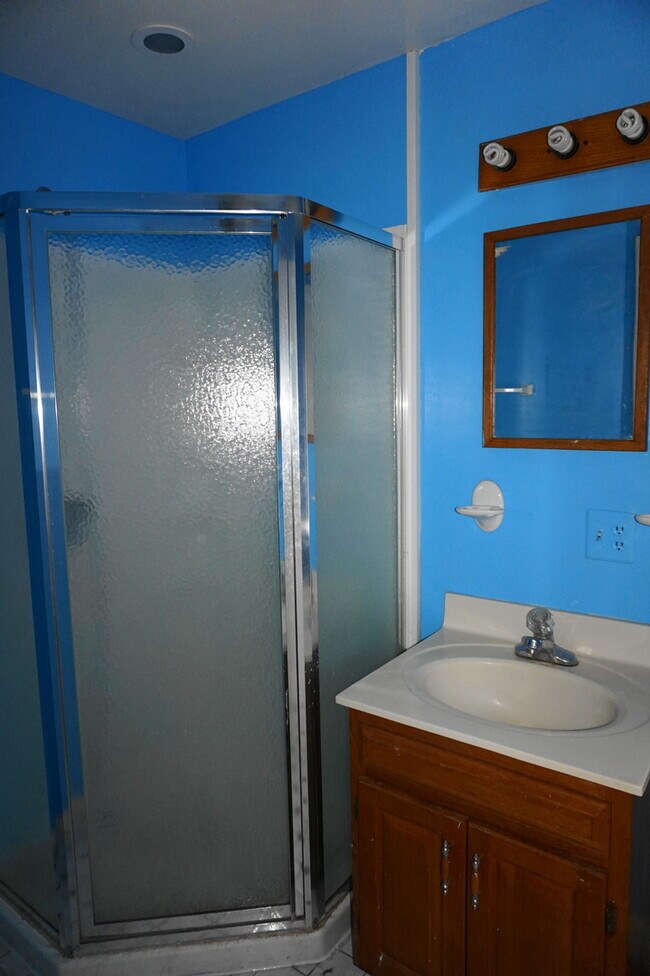 Building Photo - Charming 2 Bedroom Townhome in Upper Fells...