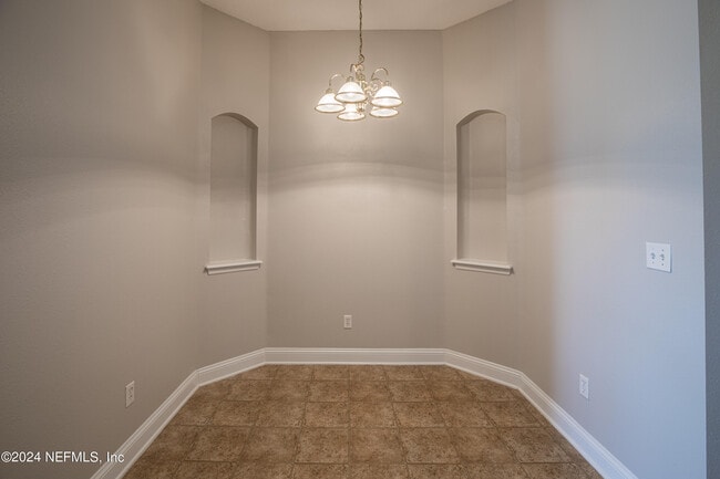 Building Photo - 6567 Chester Park Dr