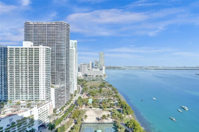 Building Photo - 1717 N Bayshore Dr