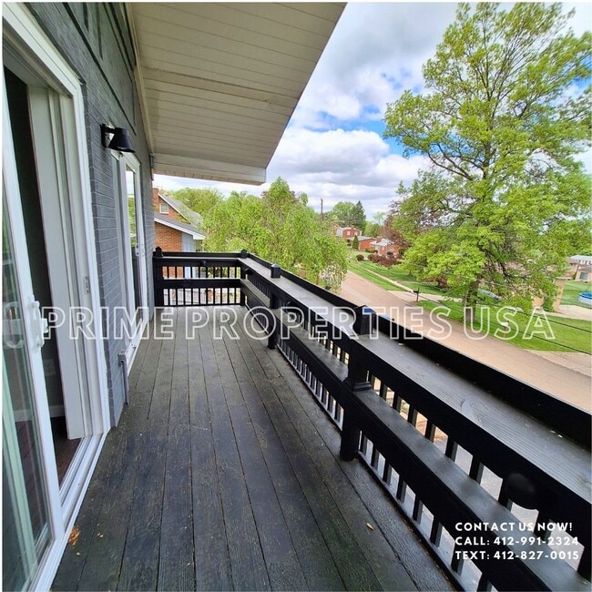 Building Photo - 223 Columbia Dr