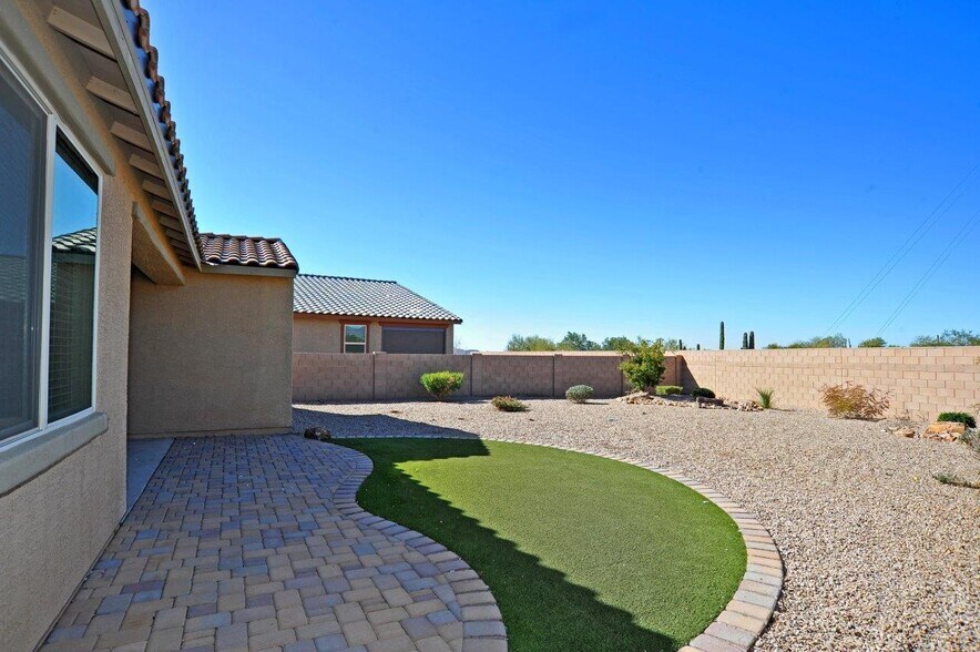 Building Photo - 5578 W Lazy Farm Dr