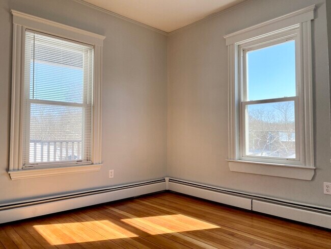 Building Photo - 24 Hancock St