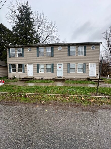 Primary Photo - 16 E Center St