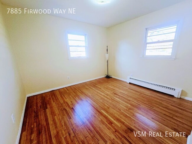 Building Photo - Spacious 3-Bedroom Side-by-Side Duplex wit...