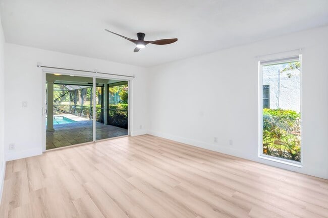 Building Photo - 10129 Canoe Brook Cir