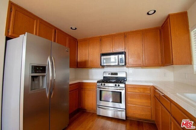 Building Photo - 710 Ocean Park Blvd