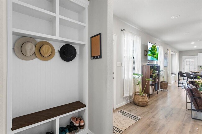 Building Photo - 283 Fieldwood Dr