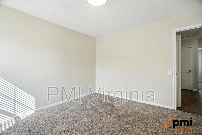 Building Photo - 159 Stoney Ridge Ave