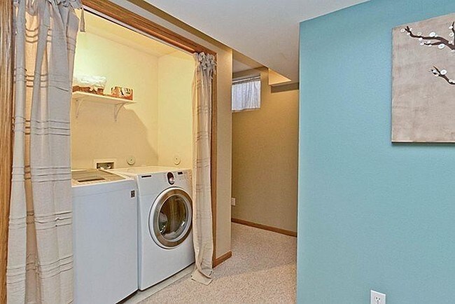 Building Photo - 2508 Eaton Ave.