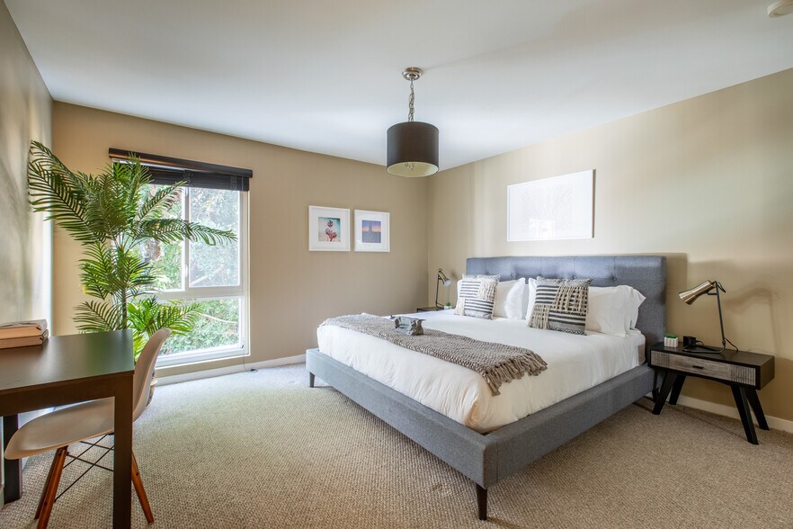 Building Photo - 4407 Francis Ave