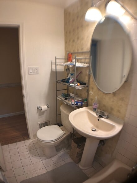 Building Photo - 6705 Forest Hill Dr