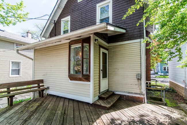 Building Photo - 812 Sybil St