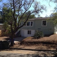 Building Photo - Beautiful 2bd/1ba Upstairs Duplex with a H...