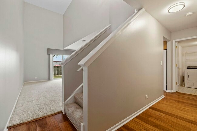 Building Photo - 135 Hampton Ave