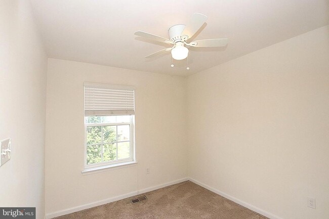 Building Photo - 185 Magellan Dr