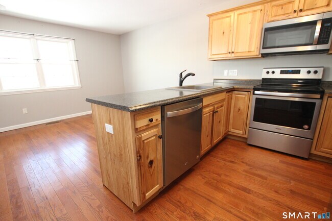 Building Photo - 12 Eagle Rock Hill