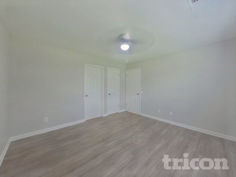 Building Photo - 5411 Peachwood Dr