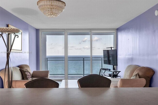 Building Photo - 2030 S Ocean Dr