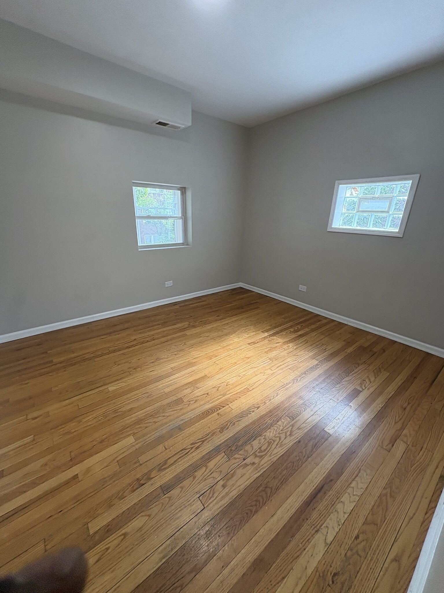 Building Photo - 1253 W 80th St