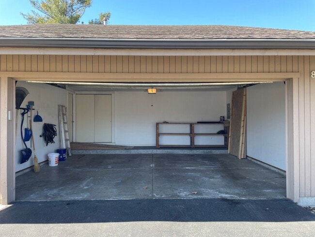 Building Photo - For Lease / Rent