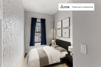 Building Photo - Room in Shared 4 bed/1 bath home