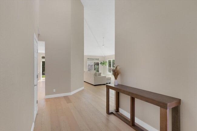 Building Photo - 11421 Desert Classic Ln NE