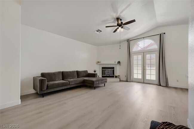 Building Photo - 8301 Boseck Dr
