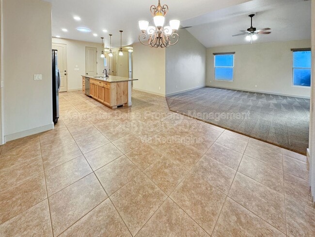 Building Photo - 3349 N Justin Ave