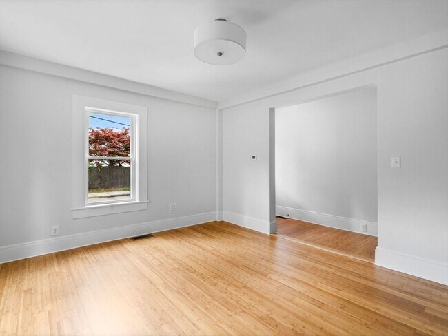 Building Photo - 16 Touro Ave