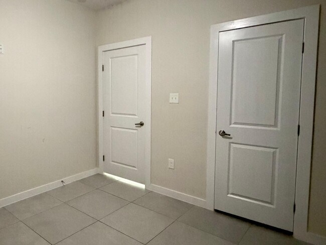 Building Photo - 1717 Fresnillo Dr