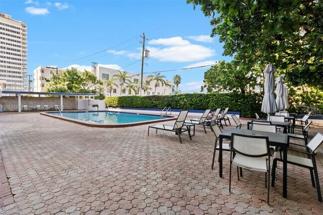 Building Photo - 6450 Collins Ave