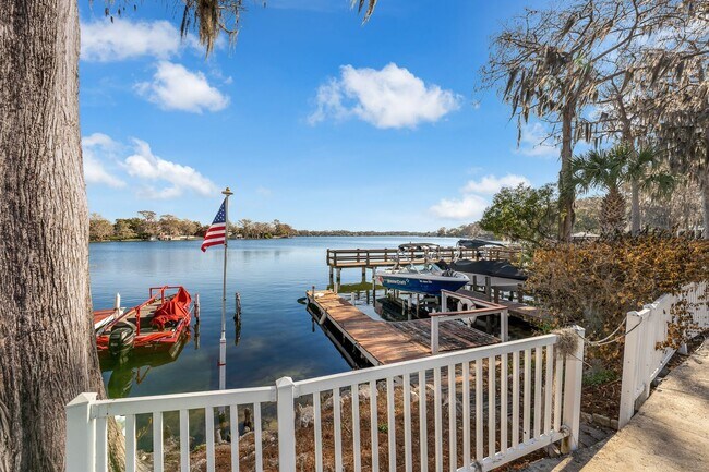 Building Photo - Lake Maitland Living | Mid-Century Charm