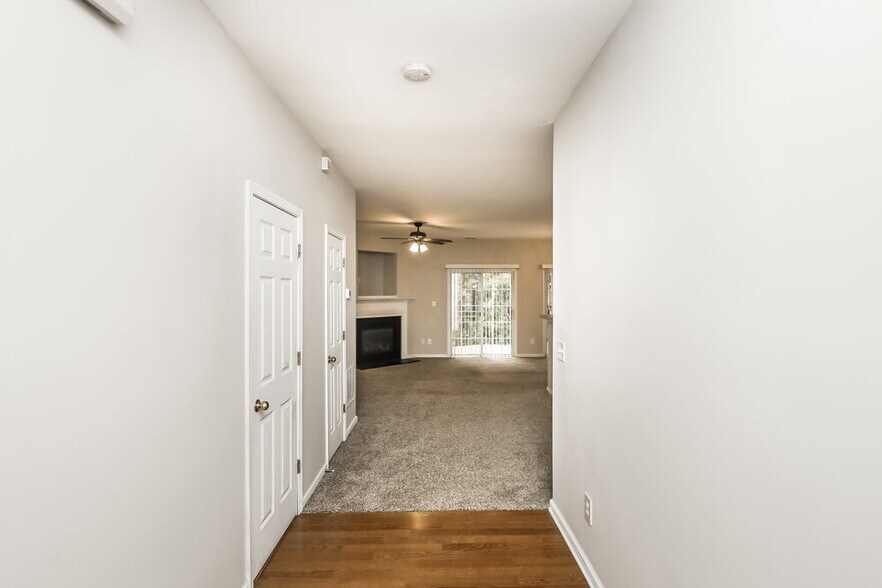Building Photo - 713 Celeste Ln
