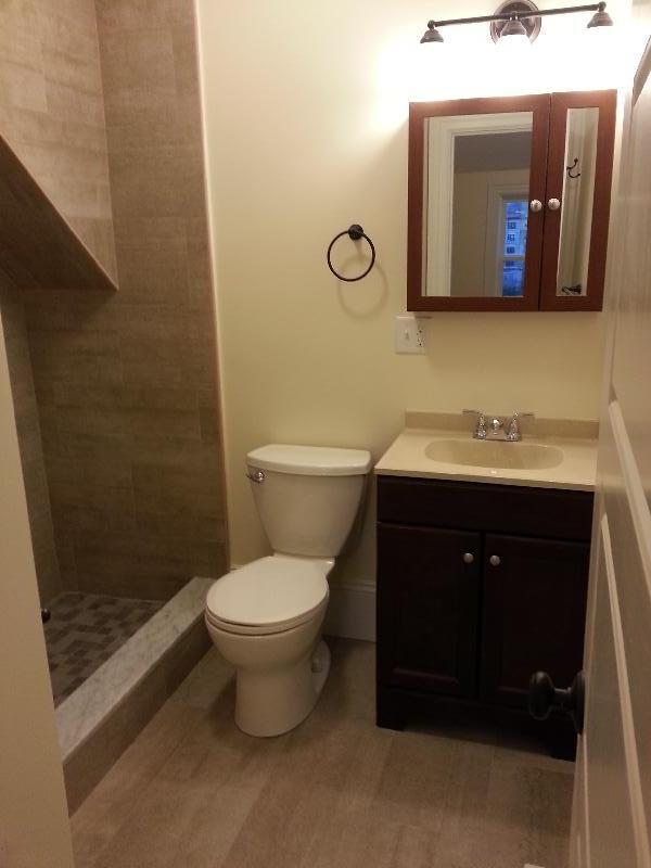 Building Photo - 79 Linden St