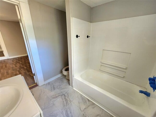 Building Photo - 210 W Osceola St