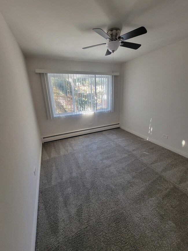 Building Photo - 470 St Moritz Dr