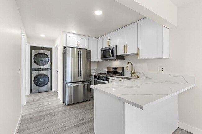 Building Photo - 4946-4948 63rd Street