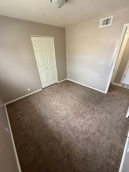 Building Photo - 1227 Riverside Ave