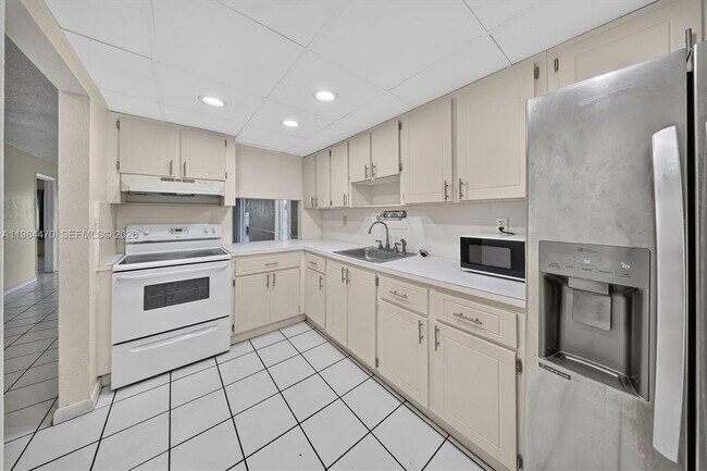 Building Photo - 505 NW 177th St