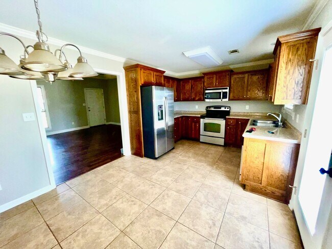 Building Photo - 2415 Bluestone Dr