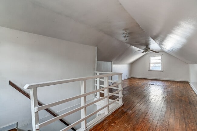 Building Photo - 759 E Lawrence St