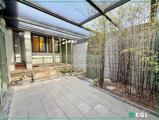 Building Photo - 7601 Kittyhawk Ave