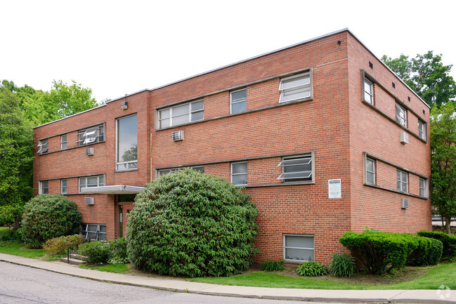 Building Photo - Beech Crown Apartments