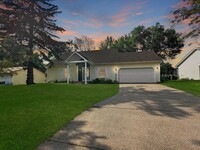 Building Photo - 2814 Woodridge Ln
