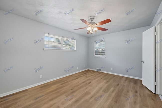 Building Photo - 705 Scottsdale Dr